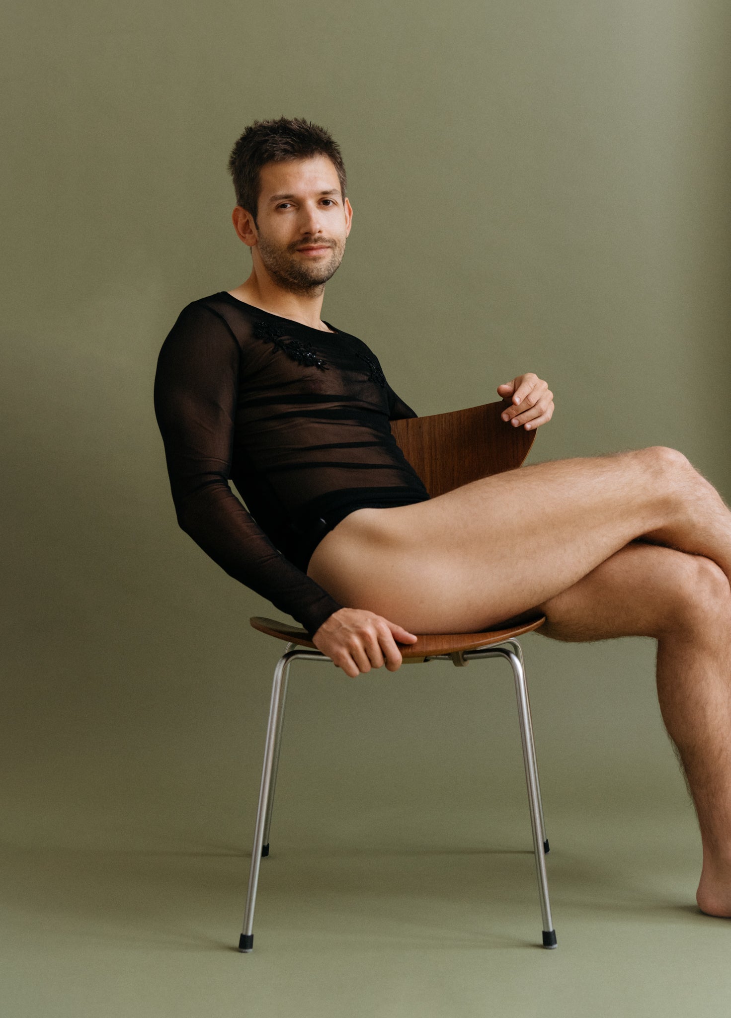 Humor and Sexuality: Exploring Michi Buchinger’s Bold New Act