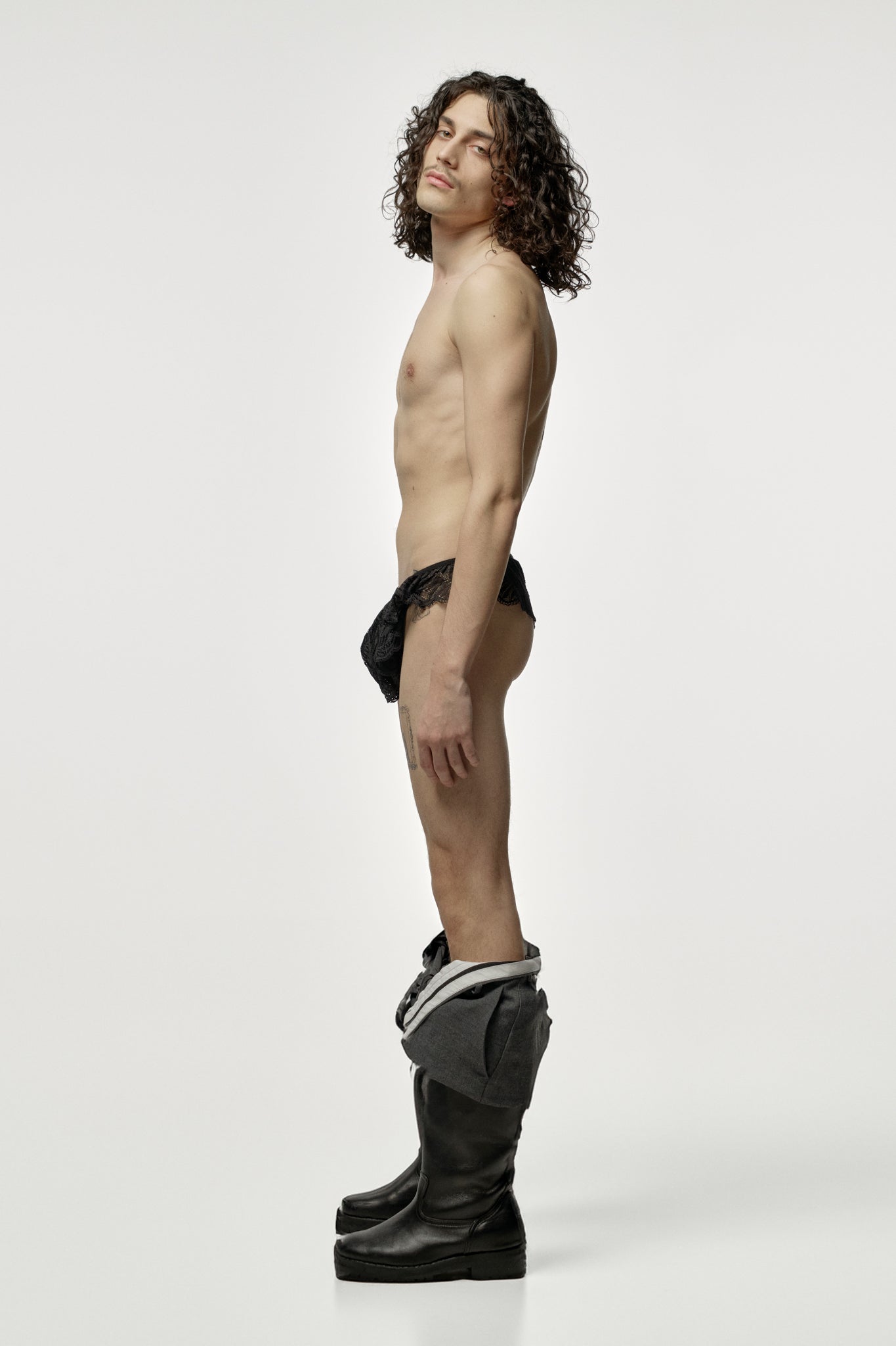 Louis Ruffle Thong - Black — FOD lingerie for men and non-binary bodies